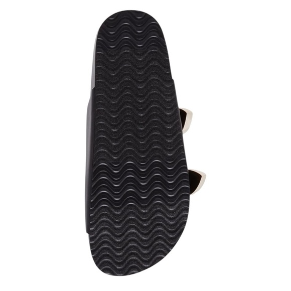 MADDEN GIRL Bandero Slip On Black Sandals With Stylish Heart-Shaped Gold Buckles - Picture 6 of 12